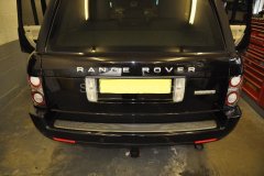 range-rover-autobiography-2009-rosen-headrest-screens-002