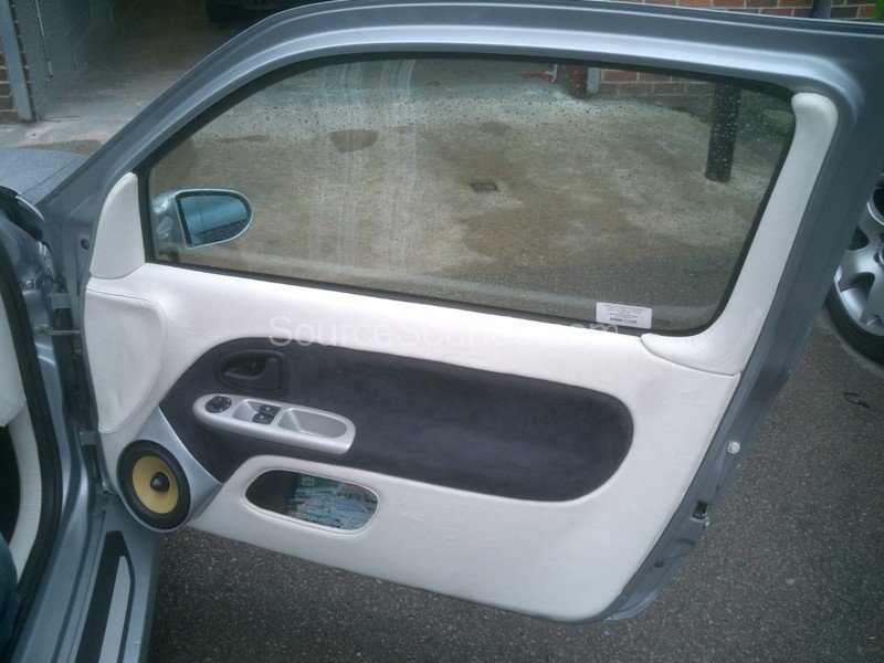 Renault_Clio_V6_Ant_Reed_Source_Sounds_Sheffield_Car_Audio7