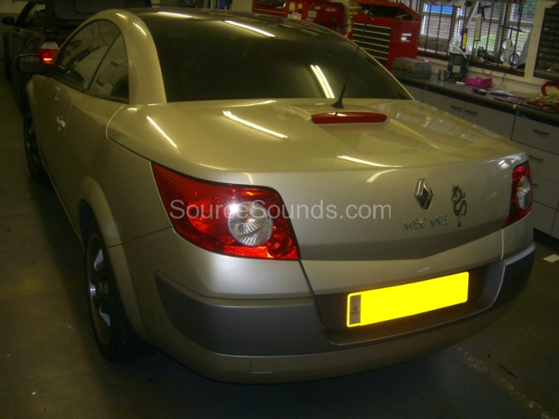 renault-megane-cabriolet-audio-install-001