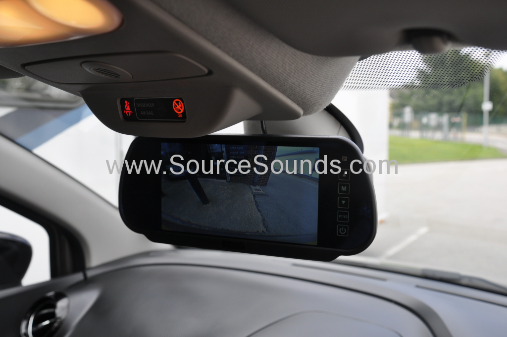 Renault Captur 2015 reverse camera mirror 002