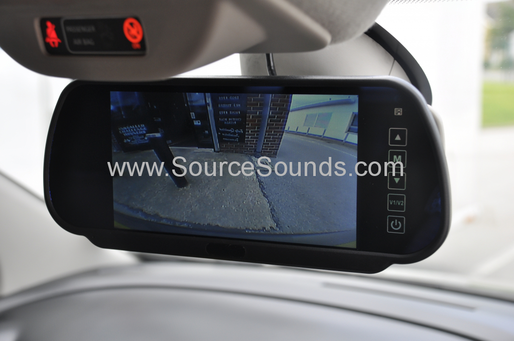 Renault Captur 2015 reverse camera mirror 003