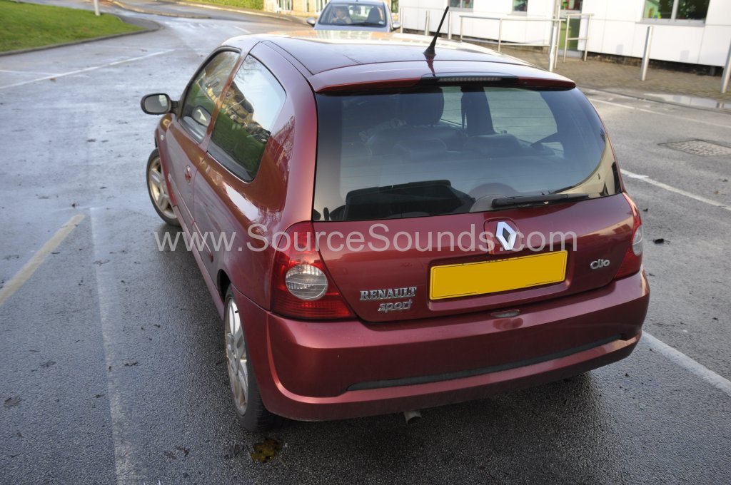Renault Clio 2003 stereo upgrade 002