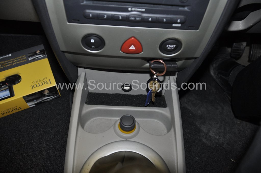 Renault Megane 2005 bluetooth upgrade 006