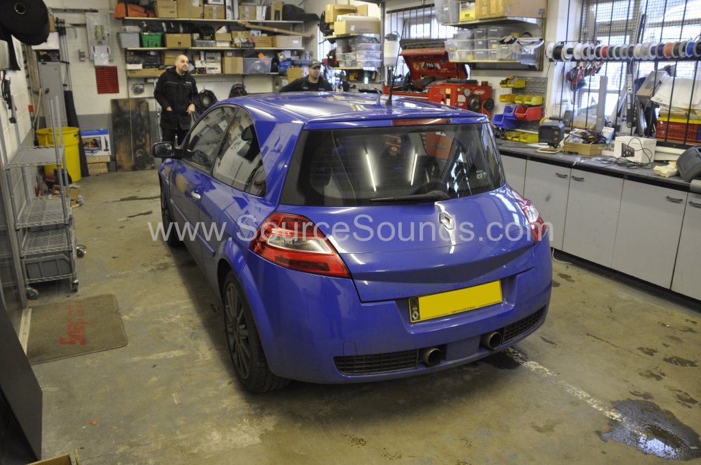Renault Megane 2006 aerial upgrade 002