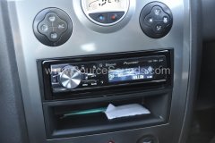 Renault Megane 2006 stereo upgrade 004