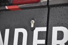 Renault Trafic 2017 security locks 008