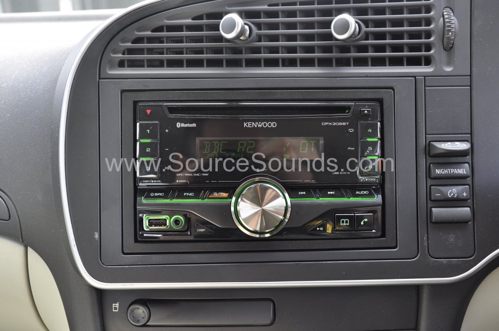 Saab 93 2009 stereo upgrade 004