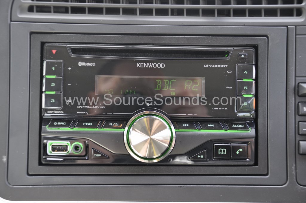 Saab 93 2009 stereo upgrade 005