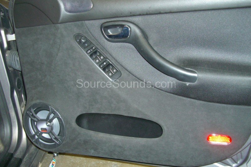 Seat_Leon_BBG_Demo_Car_Sounds_Sheffield_Car_Audio43