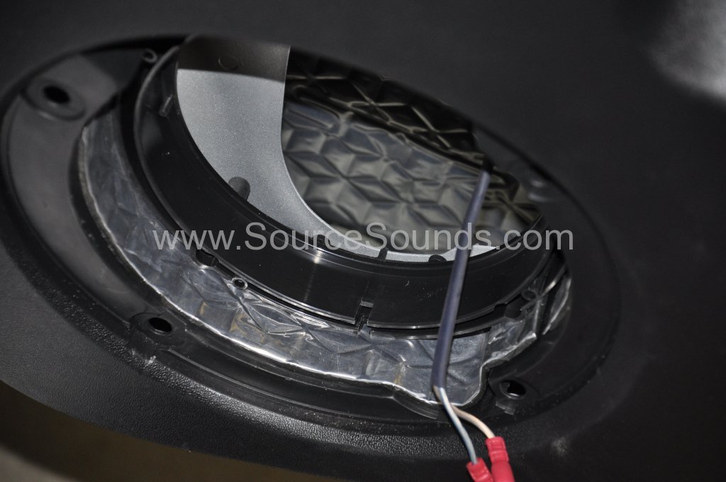 Seat Leon 2010 audio upgrade 004.JPG