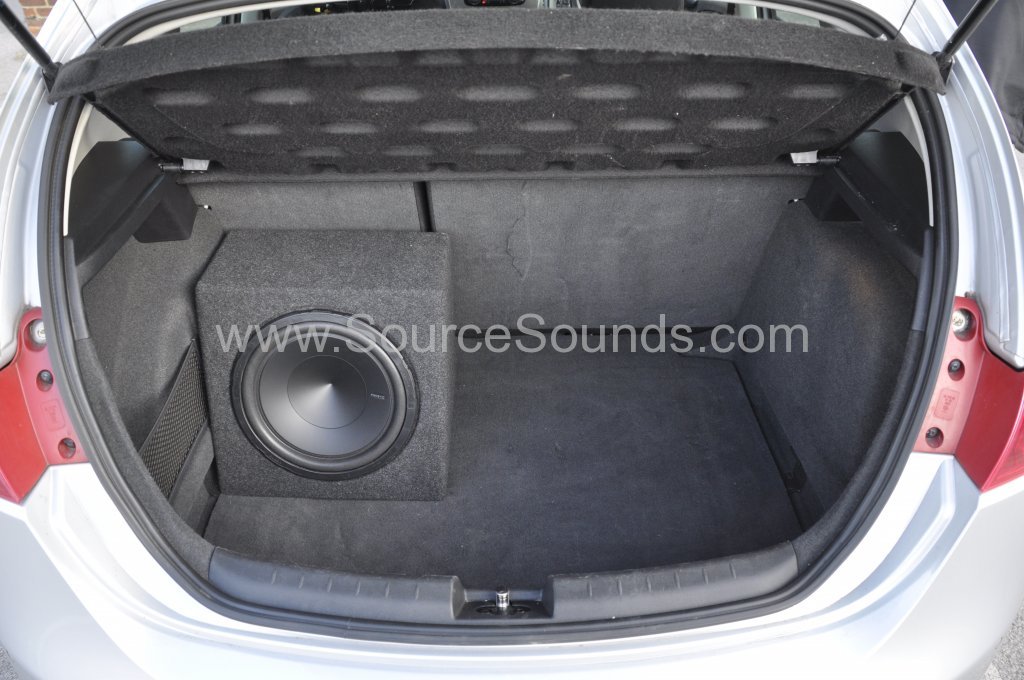 Seat Leon 2010 audio upgrade 007.JPG