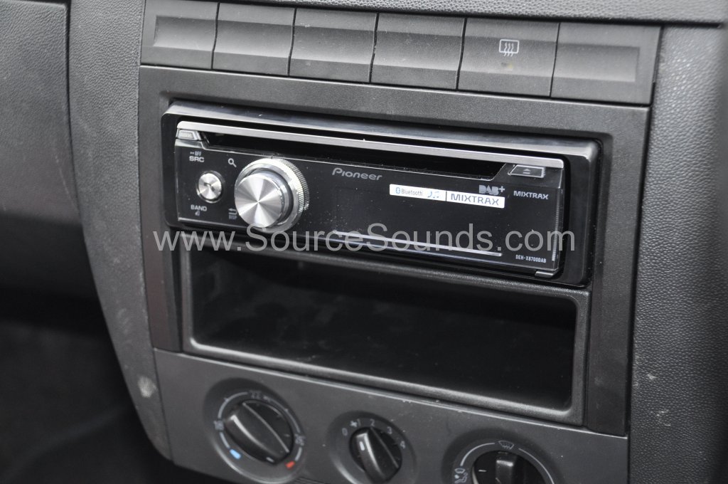 Skoda Fabia 2005 DAB upgrade 003