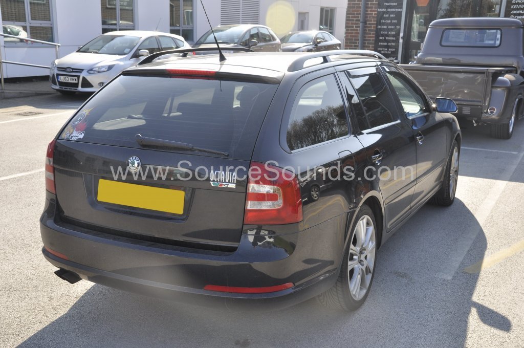 Skoda Octavia 2008 parrot bluetooth upgrade 002.JPG