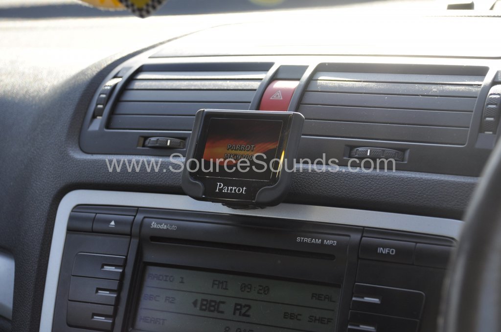 Skoda Octavia 2008 parrot bluetooth upgrade 003.JPG