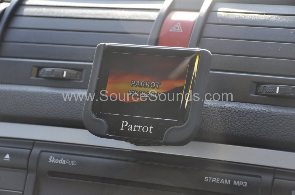 Skoda Octavia 2008 parrot bluetooth upgrade 004.JPG