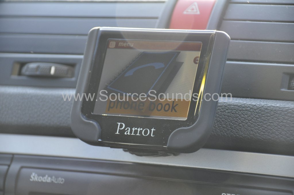 Skoda Octavia 2008 parrot bluetooth upgrade 005.JPG