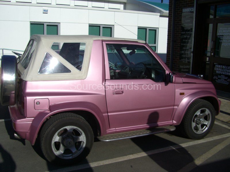 Suzuki_Vitara_Pink_Source_Sounds_Sheffield_Car_Audio2