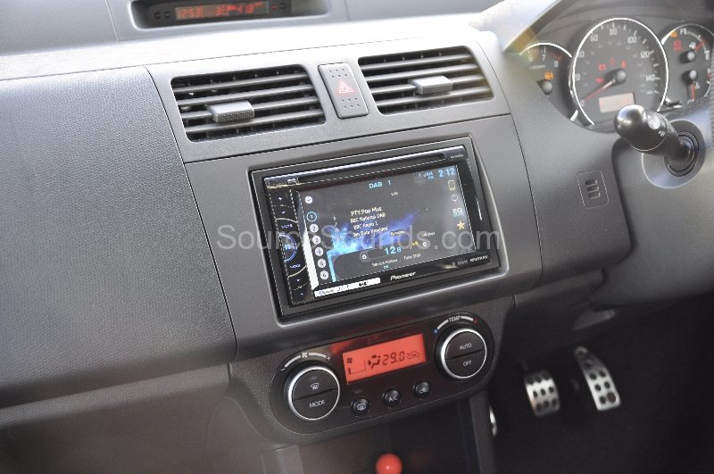 suzuki-swift-2010-dab-upgrade-008