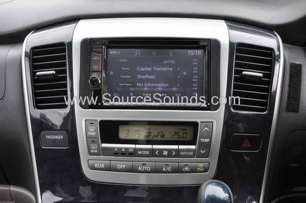 Toyota Alphard 2004 DAB screen upgrade 004