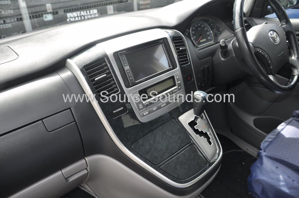 Toyota Alphard 2004 navi upgrade 004
