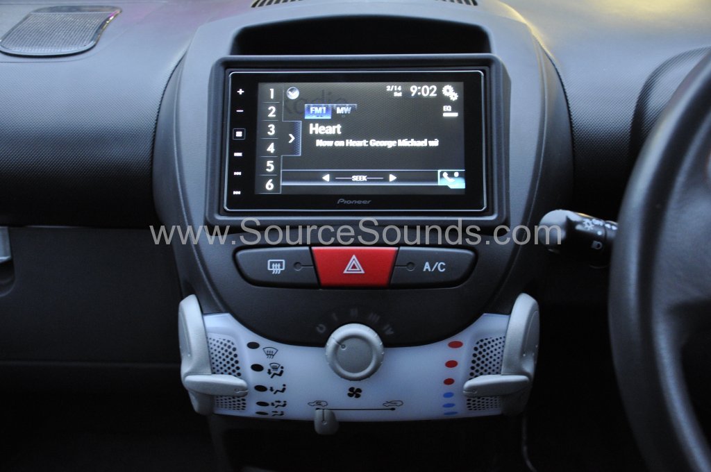 Toyota Aygo 2012 carplay upgrade 006