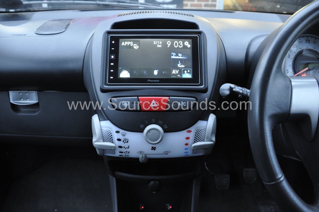 Toyota Aygo 2012 carplay upgrade 007
