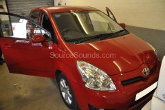 toyota-corolla-verso-2007-stereo-upgrade-001