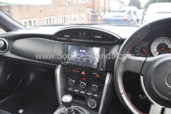 Toyota GT86 2013 DAB screen upgrade 004