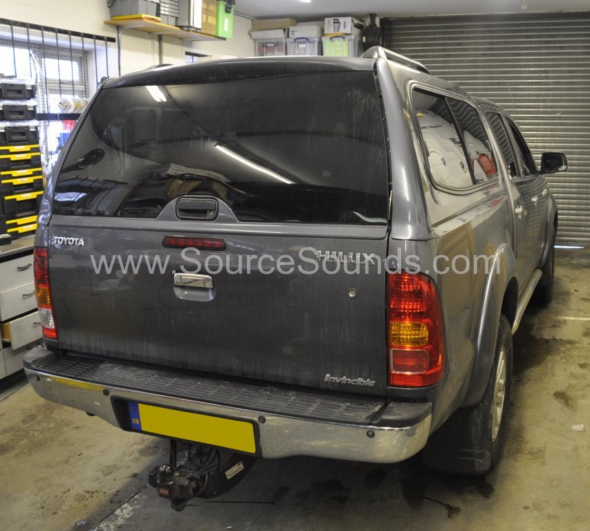 Toyota Hi Lux 2009 reverse camera upgrade 002