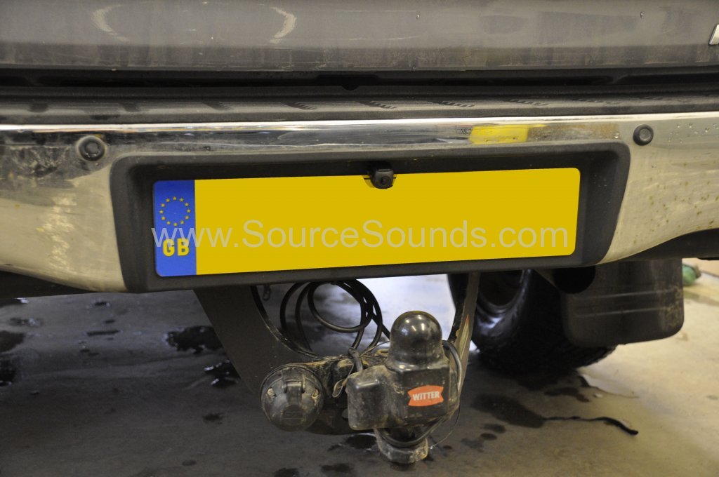 Toyota Hi Lux 2009 reverse camera upgrade 007