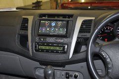 toyota-hi-lux-2010-dab-upgrade-003