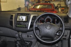 toyota-hi-lux-2010-dab-upgrade-004