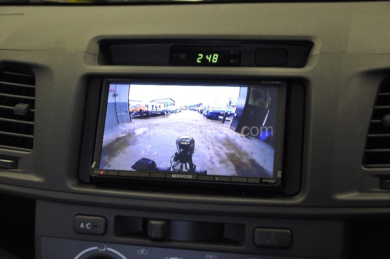 toyota-hi-lux-2013-reverse-camera-upgrade-008