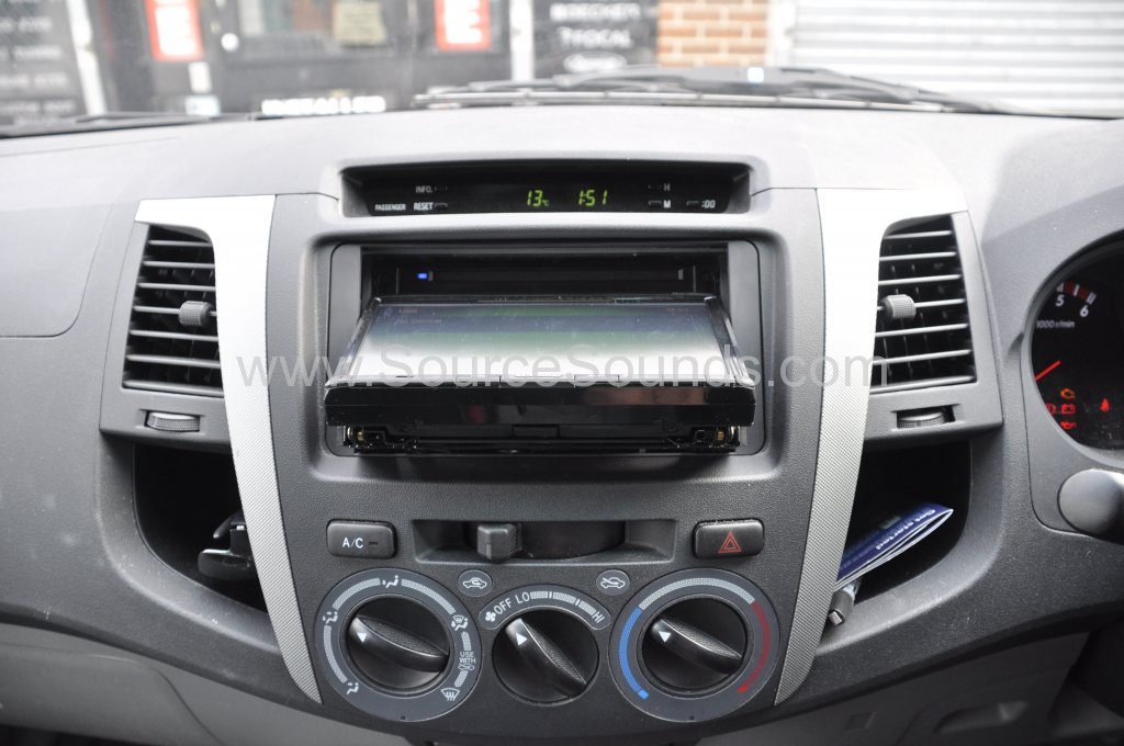 Toyota Invincible 2009 navigation upgrade 012