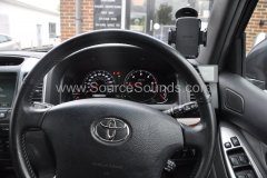 Toyota Landcruiser 2005 parrot asteroid mini upgrade 002