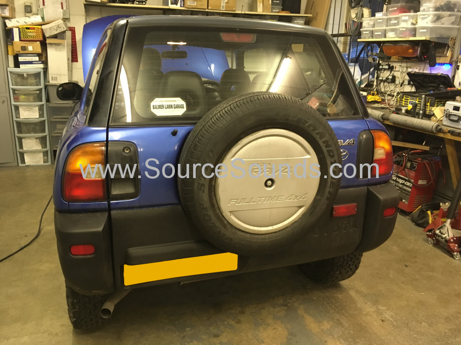 Toyota Rav4 1997 audio upgrade 002