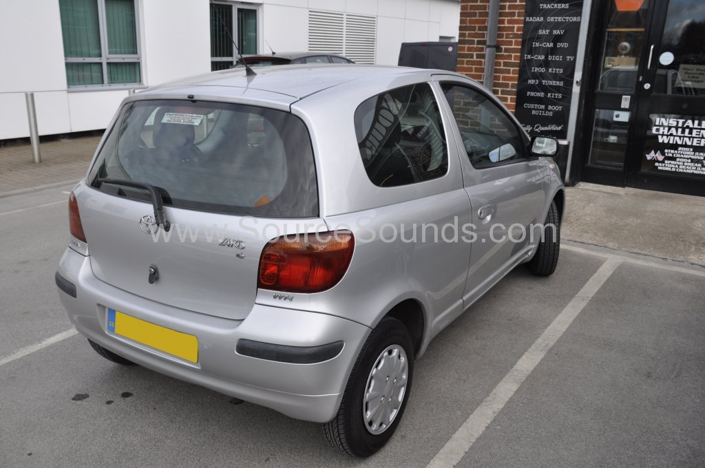 Toyota Yaris 2003 stereo upgrade 002.JPG