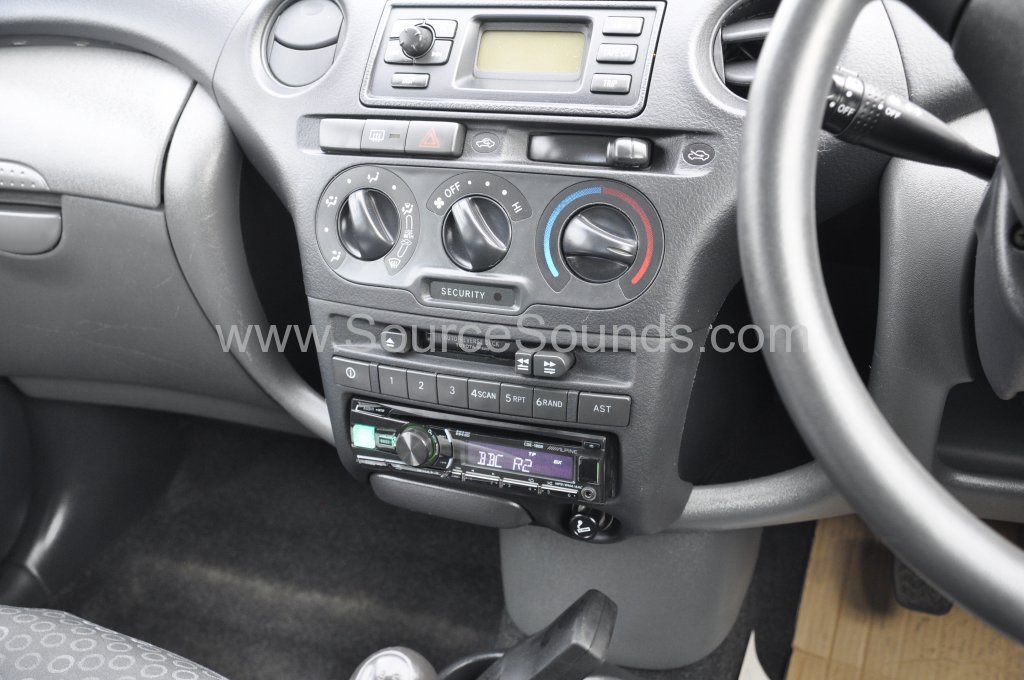 Toyota_Yaris_2003_stereo_upgrade Source Sounds