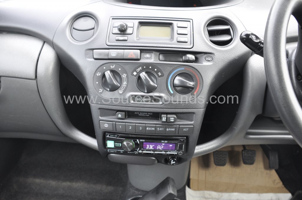 Toyota Yaris 2003 stereo upgrade 006.JPG