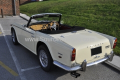 Triumph TR250 1968 audio upgrade 002