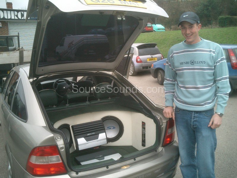 Source_Sounds_Sheffield_Car_Audio_Vauxhall_Vectra_Matt7