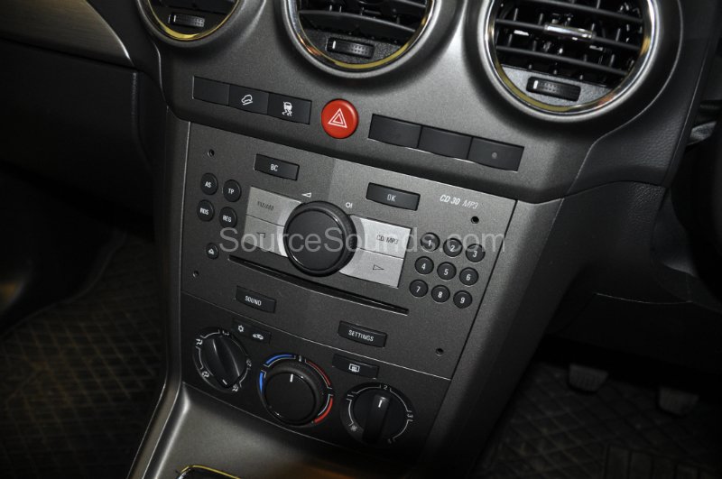 vauxhall-antara-2009-double-din-screen-003
