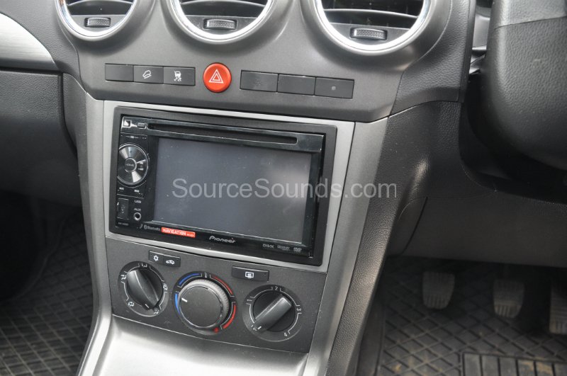 vauxhall-antara-2009-double-din-screen-006