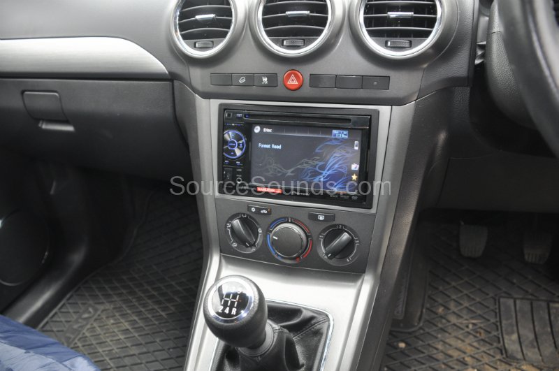 vauxhall-antara-2009-double-din-screen-007