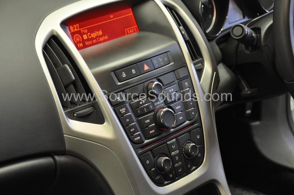 Vauxhall Astra 2014 DAB upgrade 003