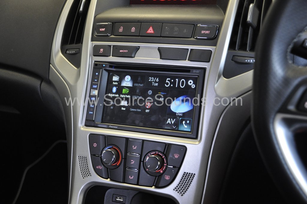 Vauxhall Astra VXR 2015 DAB upgrade 007