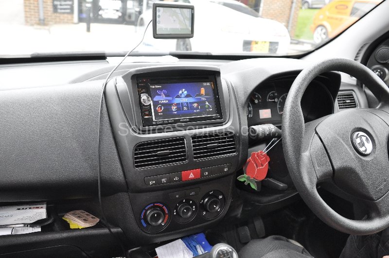 vauxhall-combi-2012-stereo-upgrade-003 vauxhall-combi-2012-stereo-upgrade-003