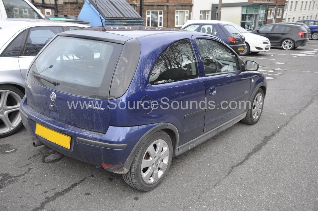 Vauxhall Corsa 2005 screen upgrade 002