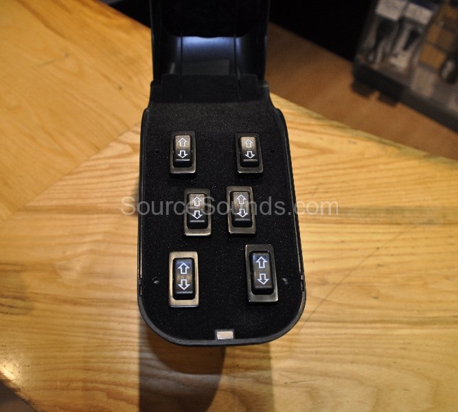 vauxhall-corsa-2007-custom-armrest-002-jpg vauxhall-corsa-2007-custom-armrest-002-jpg