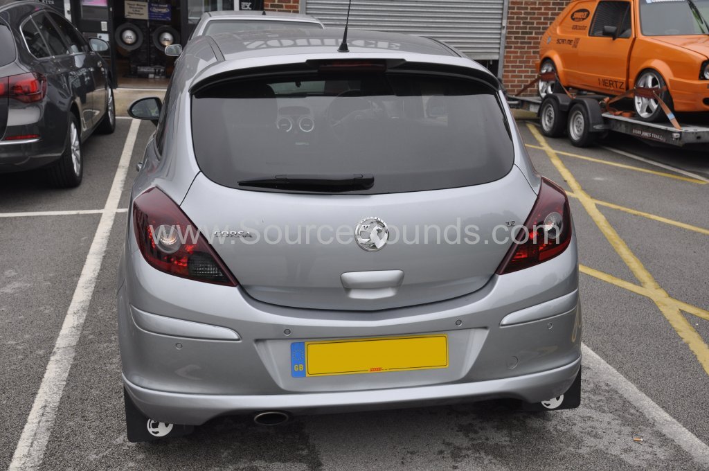 Vauxhall Corsa 2011 DAB upgrade 002